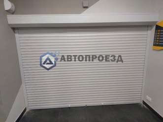 Рулонные ворота Alutech для склада
