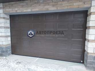 Секционные гаражные ворота Alutech Prestige 3000х2500 мм. стандартных размеров