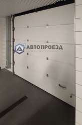 Секционные ворота Alutech для гаража