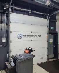 Промышленные секционные ворота Alutech 3500х3500 мм