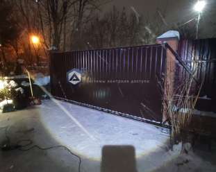 Откатные металлические ворота 4500x2000 мм. обшитые профлистом с двух сторон